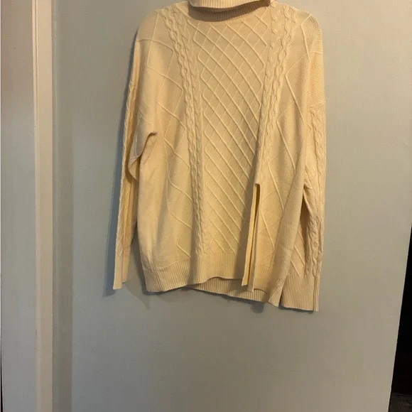 NWT Hem & Thread Cream Turtleneck Sweater Size Large - Picture 4 of 10